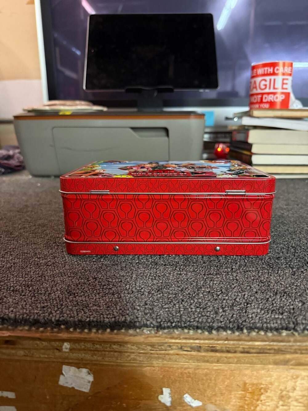 Cloudy with a Chance of Meatballs 2 Tin Lunch Box - Picture 4 of 7